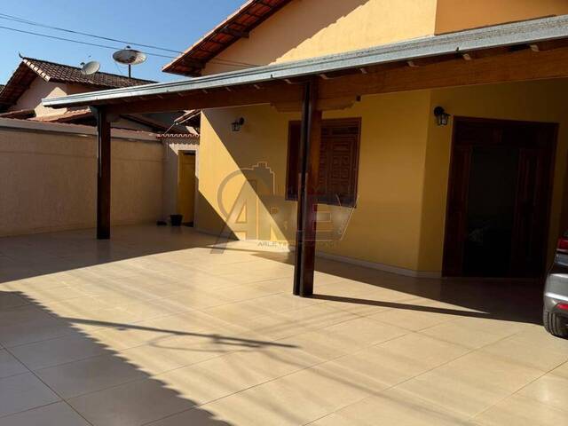 #6139 - CASA USADA / SBPE para Venda em Montes Claros - MG - 2