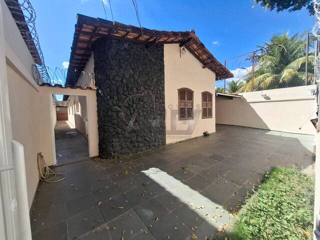 #6150 - CASA USADA / SBPE para Venda em Montes Claros - MG - 1