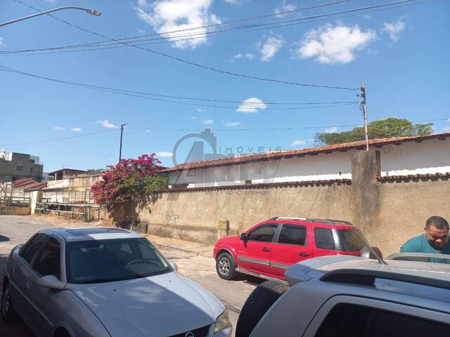 #6152 - CASA USADA / SBPE para Venda em Montes Claros - MG - 2