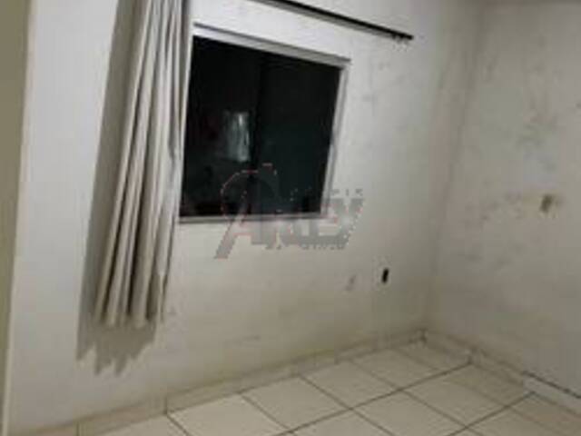 #6164 - CASA USADA / SBPE para Venda em Montes Claros - MG - 2