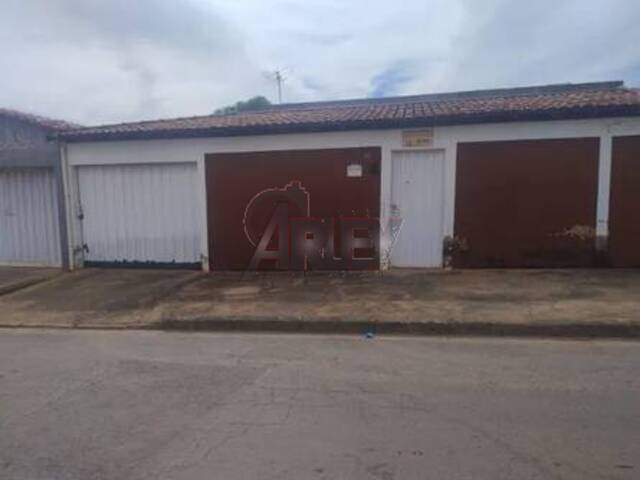 #6182 - CASA USADA / SBPE para Venda em Montes Claros - MG - 1