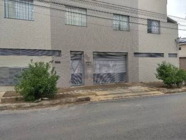 #6198 - APARTAMENTO USADO para Venda em Montes Claros - MG - 2