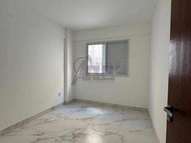 APARTAMENTO USADO para Venda em Montes Claros - 4