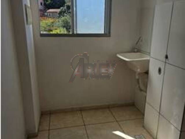 APARTAMENTO USADO para Venda em Montes Claros - 5