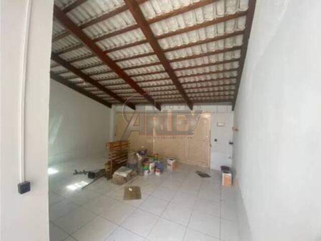 #6271 - CASA USADA / SBPE para Venda em Montes Claros - MG - 1