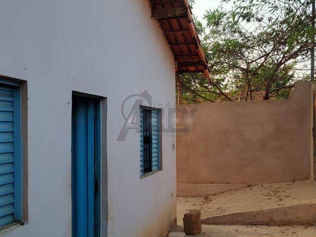 #6304 - CASA USADA / SBPE para Venda em Montes Claros - MG - 2