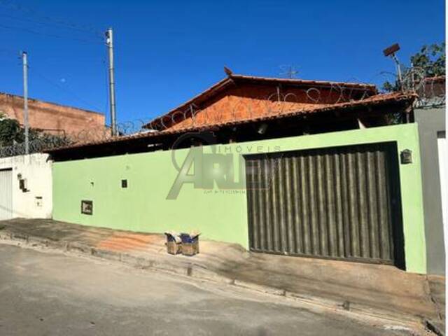 #6313 - CASA USADA / SBPE para Venda em Montes Claros - MG - 2