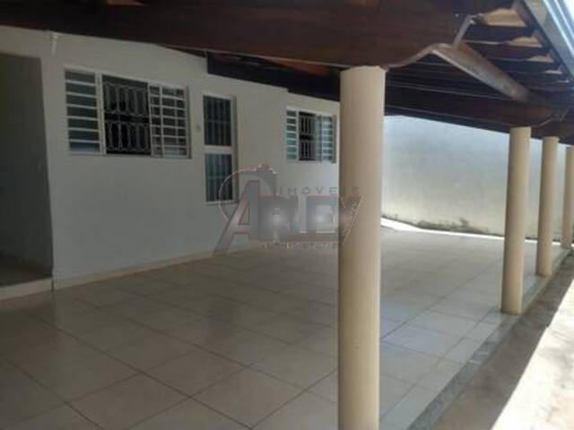 #6326 - CASA USADA / SBPE para Venda em Montes Claros - MG - 1