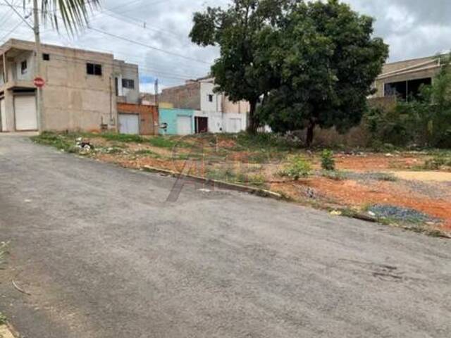 #6331 - LOTES PARTICULAR para Venda em Montes Claros - MG - 2