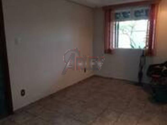 CASAS USADA / SBPE para Venda em Montes Claros - 5