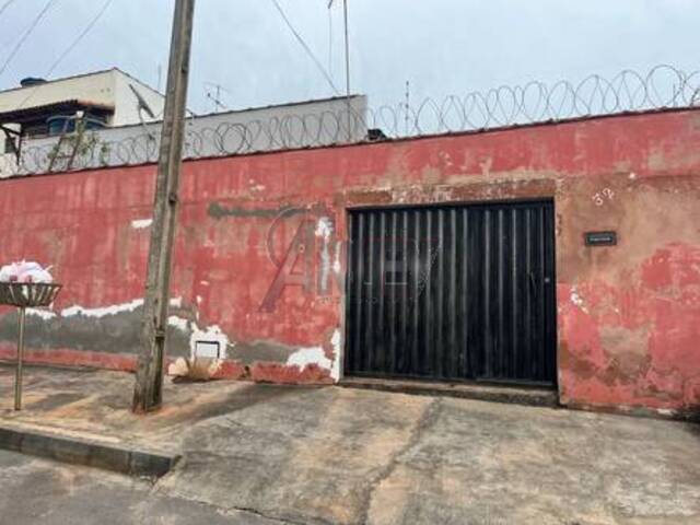 #6369 - CASA USADA / SBPE para Venda em Montes Claros - MG - 1