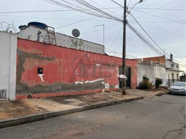 #6369 - CASA USADA / SBPE para Venda em Montes Claros - MG - 2