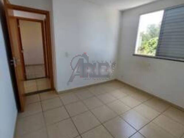 APARTAMENTO USADO para Venda em Montes Claros - 4