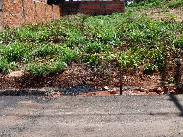 #6400 - LOTES PARTICULAR para Venda em Montes Claros - MG - 2