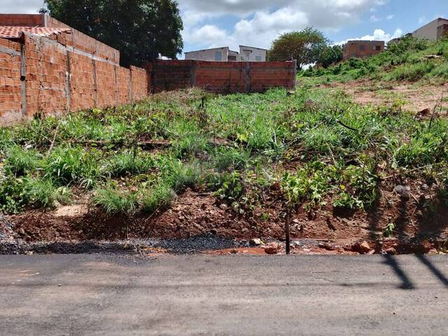 LOTES PARTICULAR para Venda em Montes Claros - 4