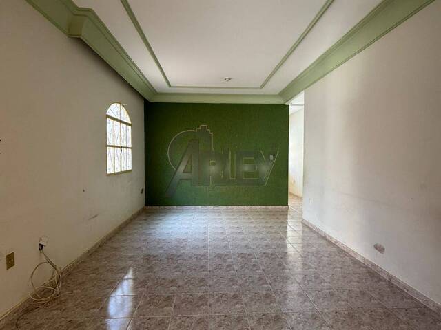 #6405 - CASAS USADA / SBPE para Venda em Montes Claros - MG - 3