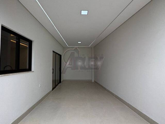 #6406 - CASAS ALTO PADRÃO para Venda em Montes Claros - MG - 2