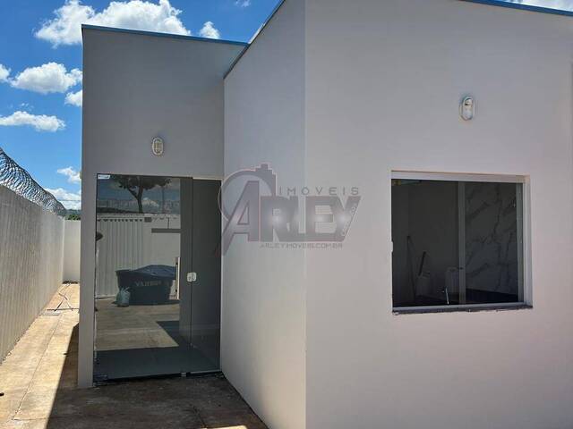 #6430 - CASAS USADA / SBPE para Venda em Montes Claros - MG - 1