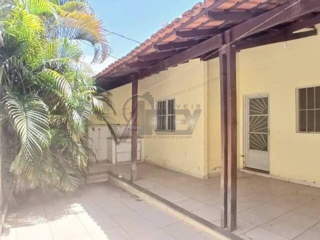 #6445 - CASAS USADA / SBPE para Venda em Montes Claros - MG - 1