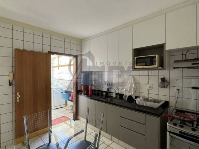 #6498 - APARTAMENTO USADO para Venda em Montes Claros - MG - 3