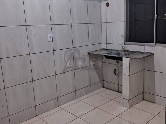 CASAS USADA / SBPE para Venda em Montes Claros - 5
