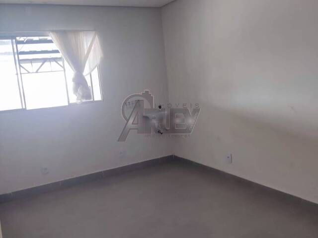 CASAS USADA / SBPE para Venda em Montes Claros - 5