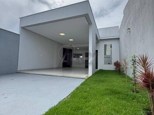 #6593 - CASAS USADA / SBPE para Venda em Montes Claros - MG - 2