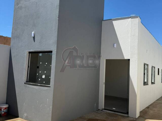 #6624 - CASAS USADA / SBPE para Venda em Montes Claros - MG - 1