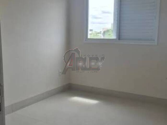 APARTAMENTO USADO para Venda em Montes Claros - 4