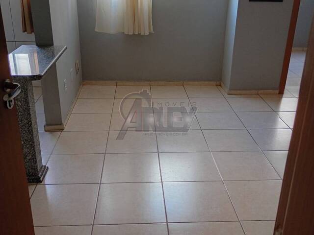 APARTAMENTO USADO para Venda em Montes Claros - 4