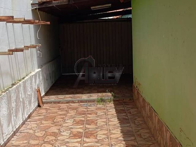 CASAS USADA / SBPE para Venda em Montes Claros - 4