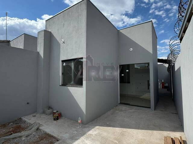 #6727 - CASAS USADA / SBPE para Venda em Montes Claros - MG - 2