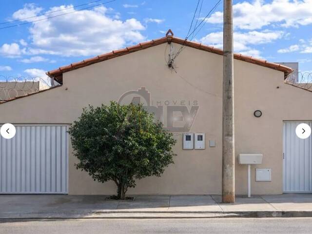 #6735 - CASAS USADA / SBPE para Venda em Montes Claros - MG - 1