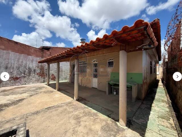 #6736 - CASAS USADA / SBPE para Venda em Montes Claros - MG - 3