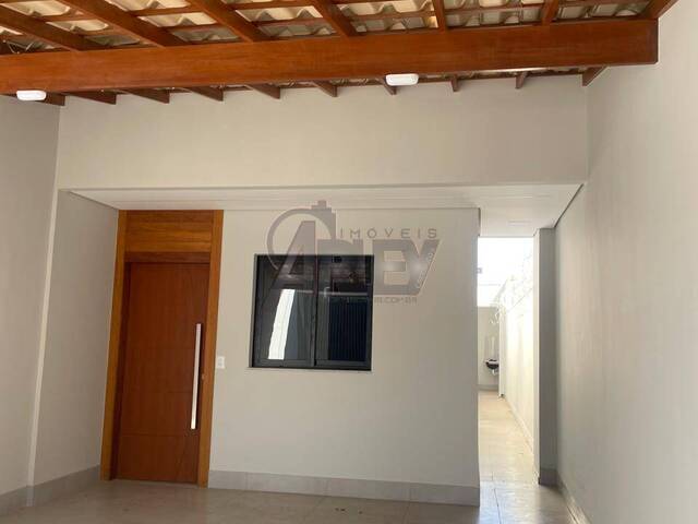 CASAS USADA / SBPE para Venda em Montes Claros - 5