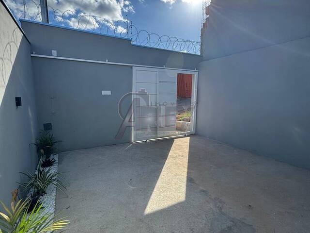 CASAS USADA / SBPE para Venda em Montes Claros - 4