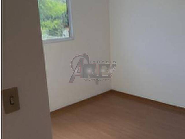 APARTAMENTO USADO para Venda em Montes Claros - 4