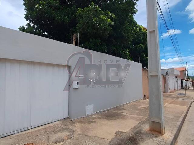 #6791 - CASAS USADA / SBPE para Venda em Montes Claros - MG - 1