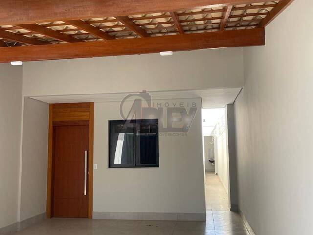 #6805 - CASAS USADA / SBPE para Venda em Montes Claros - MG - 2