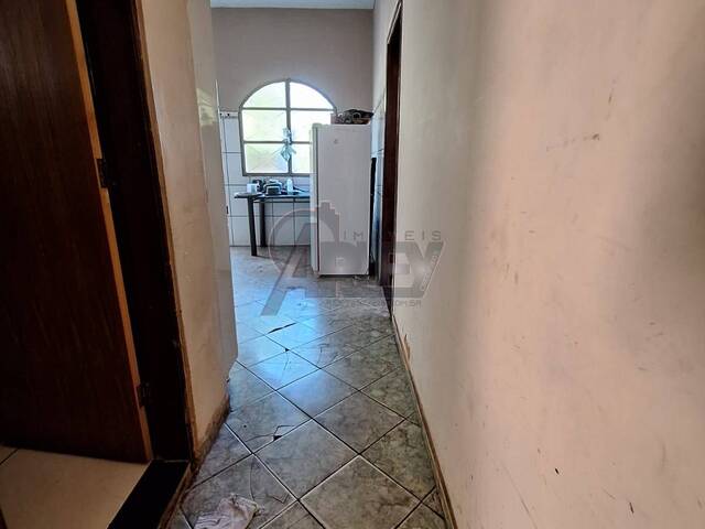 CASAS USADA / SBPE para Venda em Montes Claros - 5