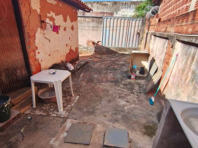 CASAS USADA / SBPE para Venda em Montes Claros - 4