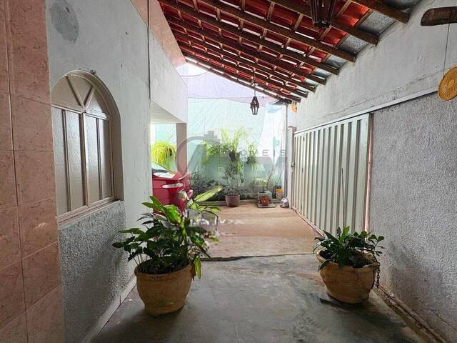 #6826 - CASAS USADA / SBPE para Venda em Montes Claros - MG - 1