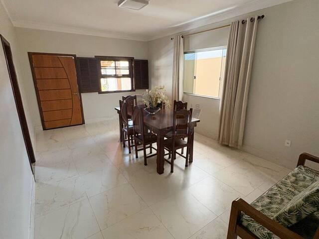 #6828 - CASAS USADA / SBPE para Venda em Montes Claros - MG - 2