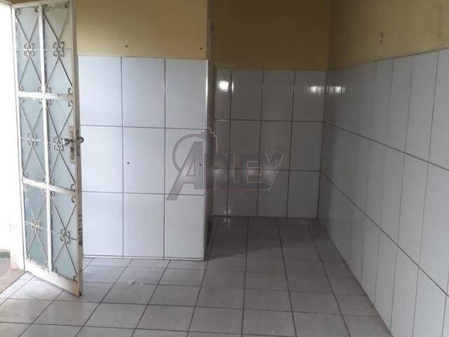 CASAS USADA / SBPE para Venda em Montes Claros - 4