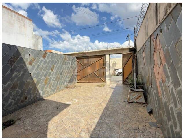 #6840 - CASAS USADA / SBPE para Venda em Montes Claros - MG - 2