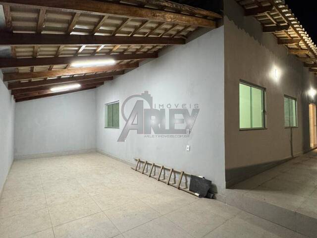 #6844 - CASAS USADA / SBPE para Venda em Montes Claros - MG - 2