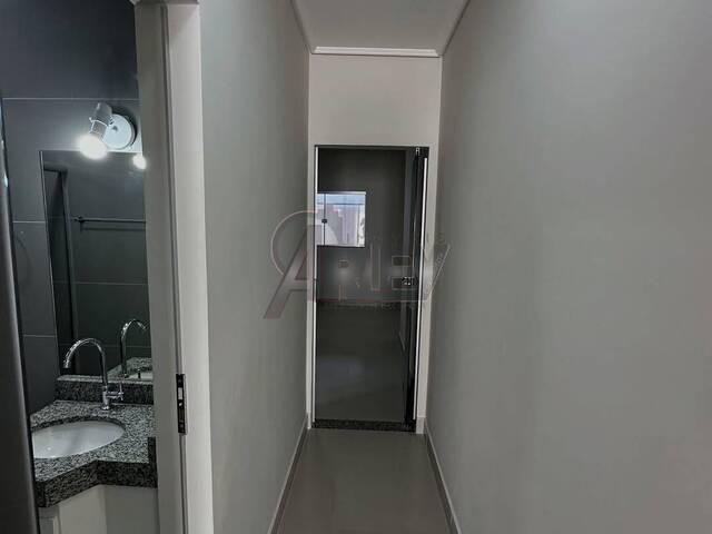 CASAS USADA / SBPE para Venda em Montes Claros - 4