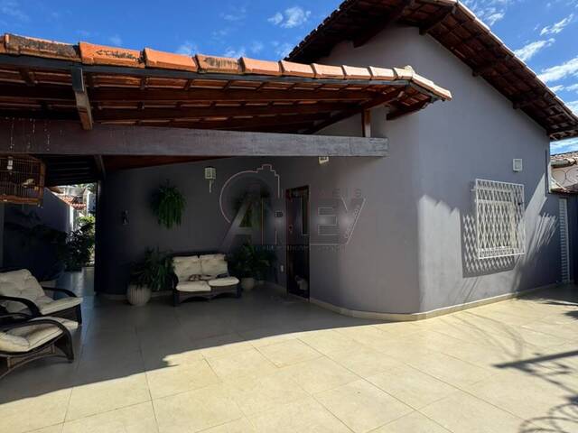 CASAS USADA / SBPE para Venda em Montes Claros - 4