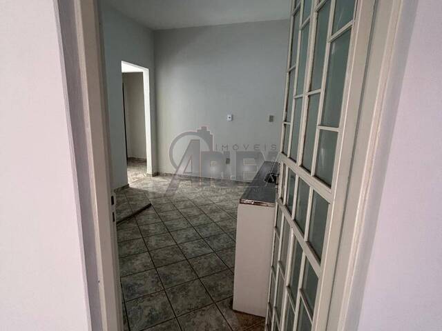 CASAS USADA / SBPE para Venda em Montes Claros - 5