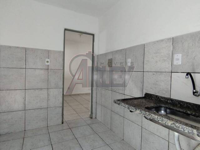 CASAS USADA / SBPE para Venda em Montes Claros - 4